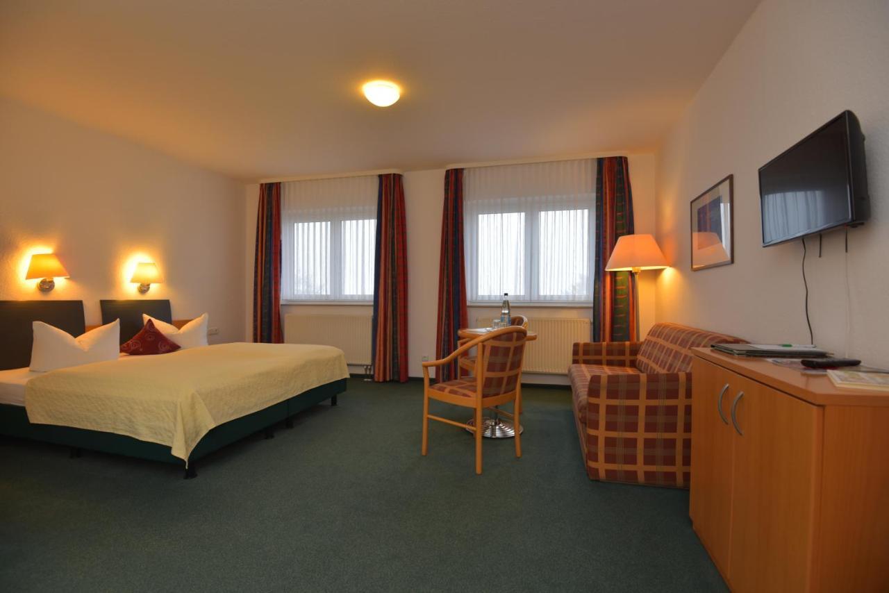 Hotel Am Wald -Garni- 엘제스버그 외부 사진